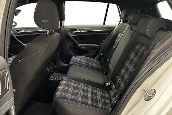 Volkswagen Golf I 14 of 29