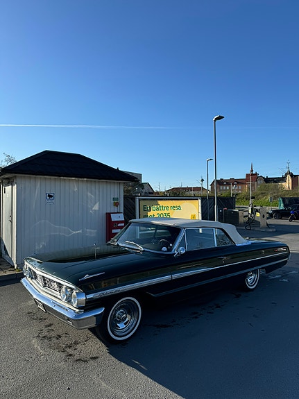 Ford Galaxie 18 of 19