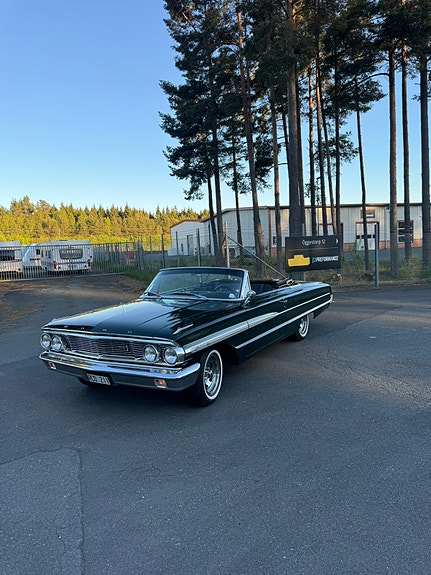 Ford Galaxie 14 of 19