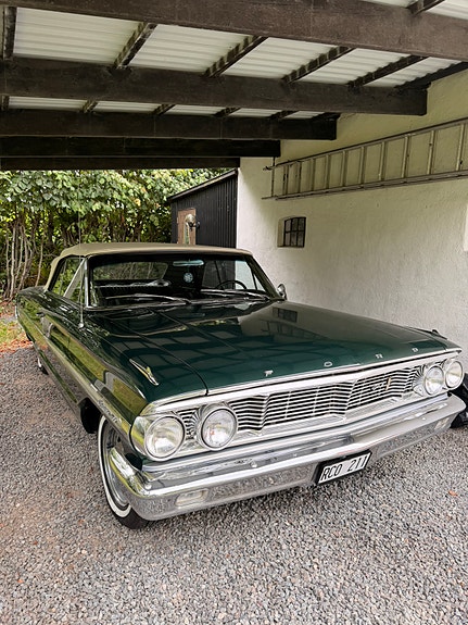 Ford Galaxie 2 of 19