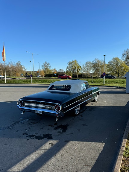 Ford Galaxie 16 of 19
