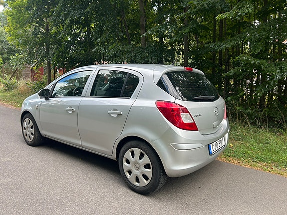 Opel Corsa 2 of 6