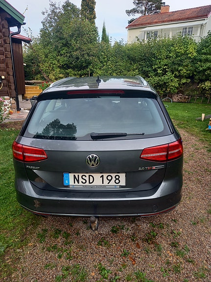Volkswagen Passat 2 of 4
