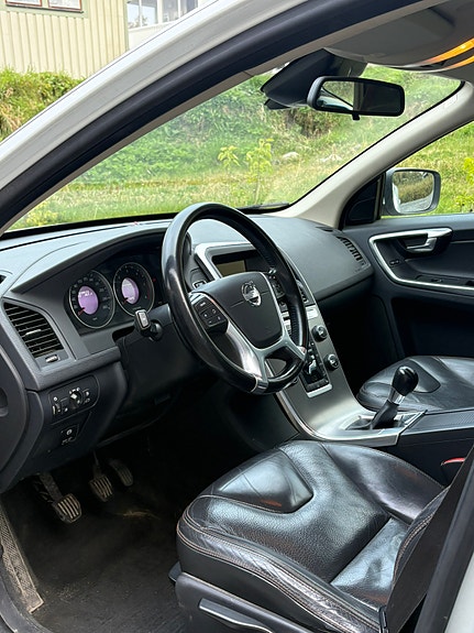 Volvo XC60 3 of 6