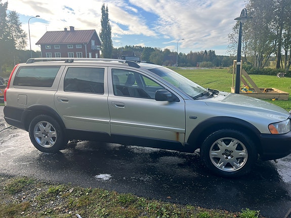 Volvo XC70 4 of 9