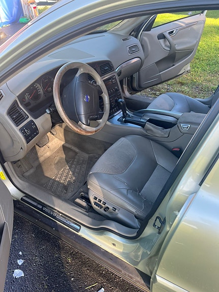 Volvo XC70 6 of 9