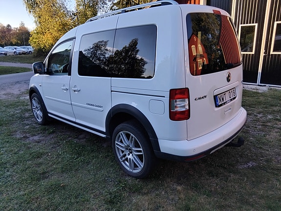 Volkswagen Caddy Alltrack 3 of 7