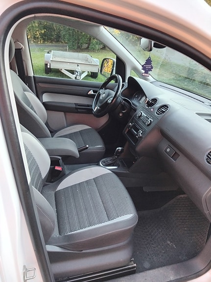 Volkswagen Caddy Alltrack 5 of 7