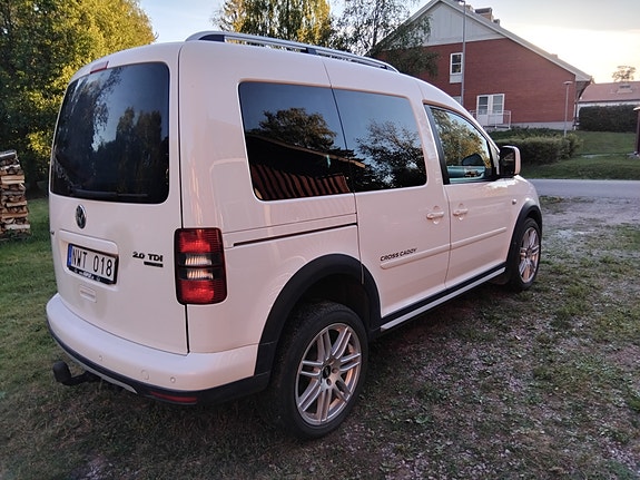 Volkswagen Caddy Alltrack 4 of 7