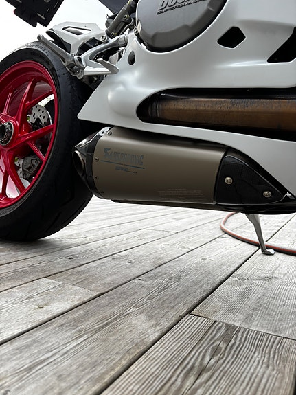 Ducati Panigale V2 5 of 6