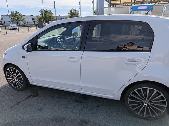 Volkswagen UP! 5 of 8