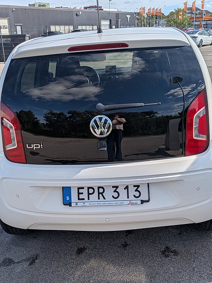 Volkswagen UP! 4 of 8