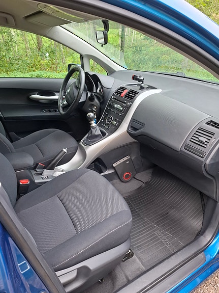 Toyota Auris 4 of 5