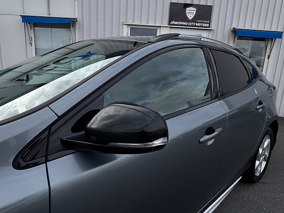 Volvo V40 Cross Country 17 of 21