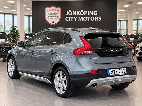 Volvo V40 Cross Country 4 of 21