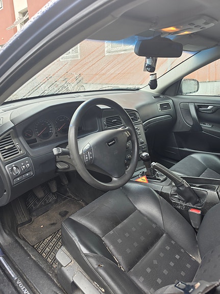 Volvo S60 2 of 8