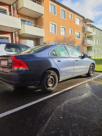 Volvo S60 7 of 8