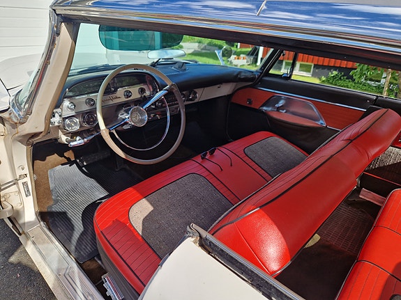 DeSoto Fireflite 3 of 5