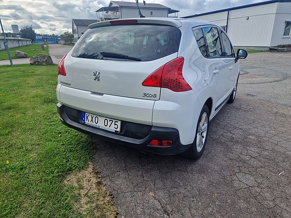 Peugeot 3008 4 of 9