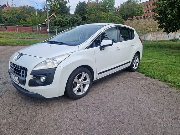 Peugeot 3008 2 of 9