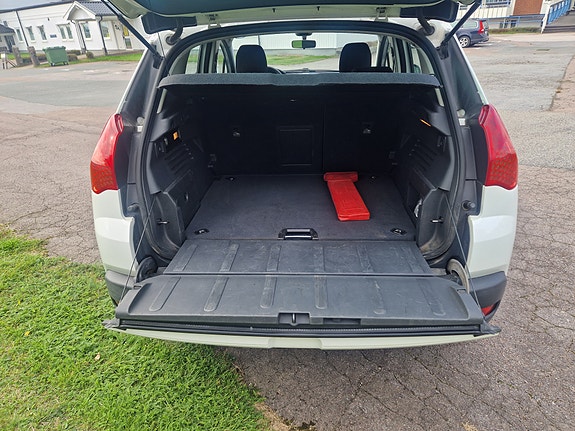 Peugeot 3008 5 of 9