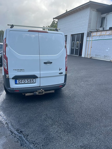 Ford Transit Custom 2 of 3