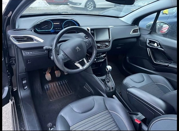Peugeot 208 6 of 8