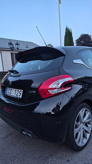 Peugeot 208 5 of 13