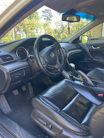 Honda Accord 2 of 4