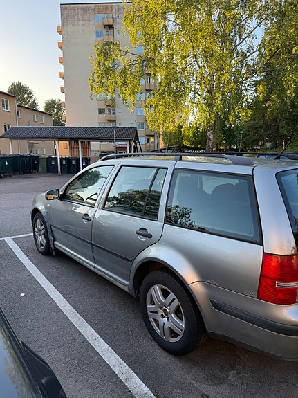 Volkswagen Golf IV 2 of 6