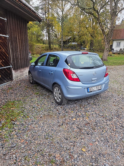 Opel Corsa 2 of 5
