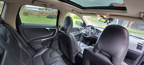 Volvo XC60 6 of 12