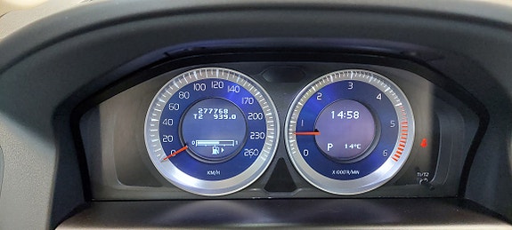 Volvo XC60 5 of 12