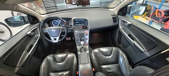 Volvo XC60 9 of 12