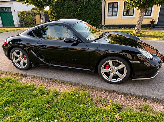 Porsche Cayman S 2 of 9
