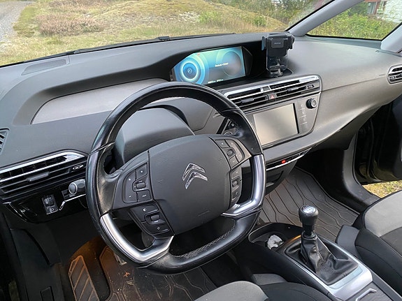 Citroen C4 Picasso 8 of 15