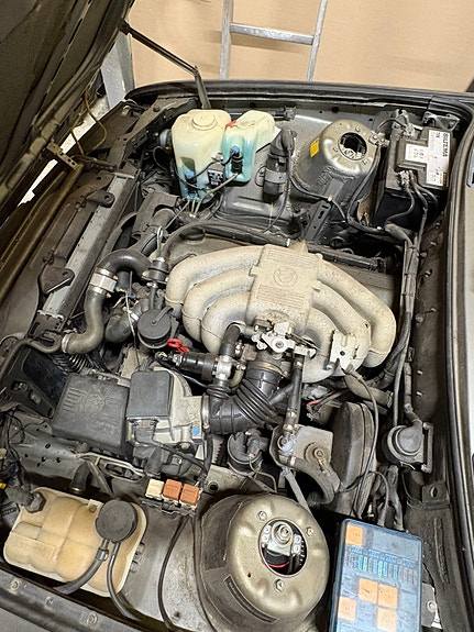 BMW 320i 7 of 8