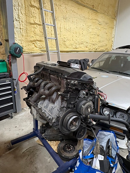 BMW 320i 8 of 8