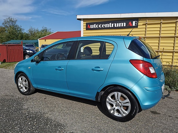 Opel Corsa 2 of 9
