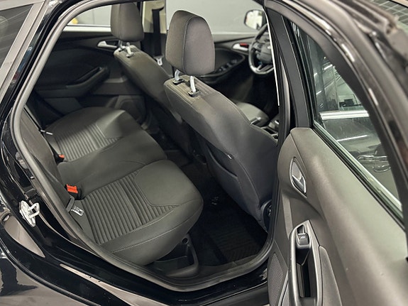 Ford Focus 15 of 29