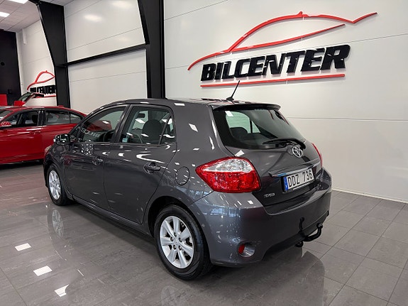 Toyota Auris 5 of 12