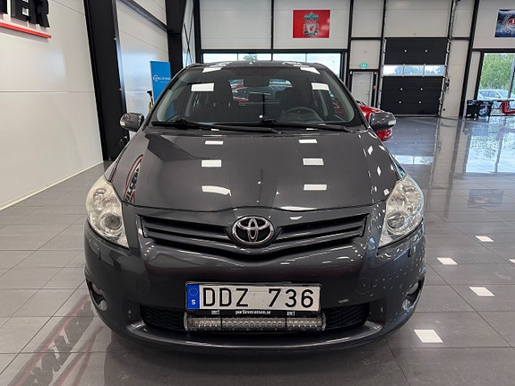 Toyota Auris 4 of 12