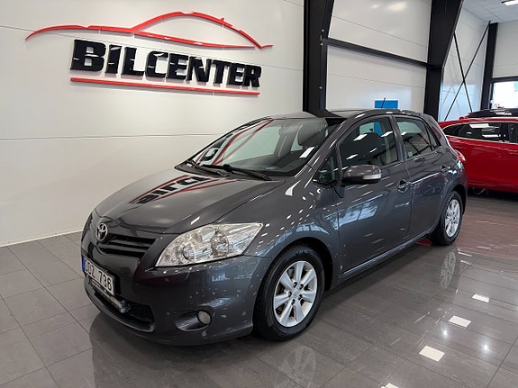 Toyota Auris 2 of 12