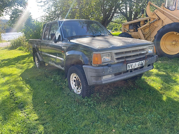 Mazda B2600 2 of 2