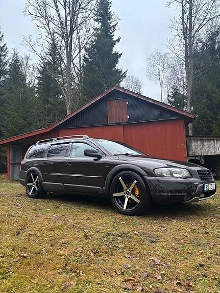 Volvo XC70 3 of 8