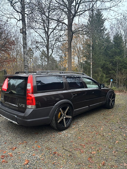 Volvo XC70 4 of 8