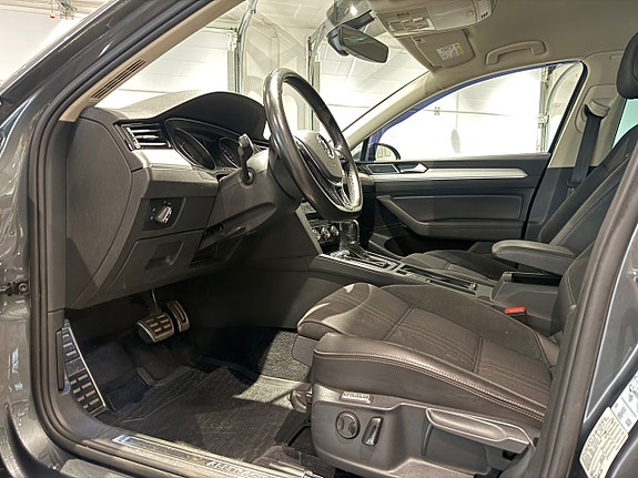 Volkswagen Passat Alltrack 7 of 19