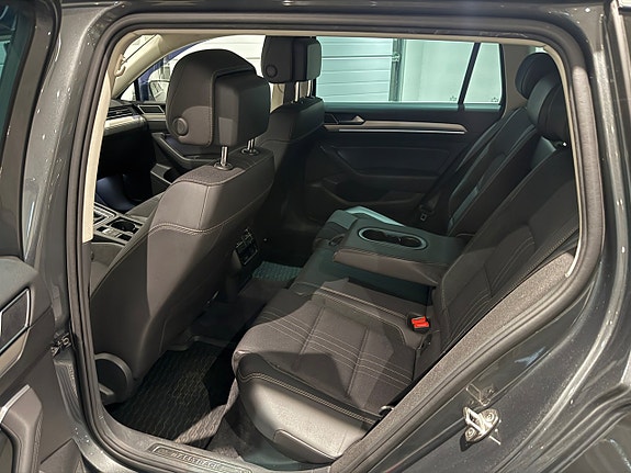 Volkswagen Passat Alltrack 9 of 19