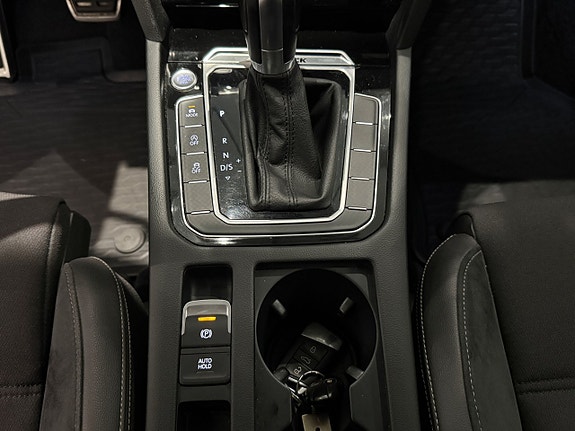Volkswagen Passat Alltrack 12 of 19
