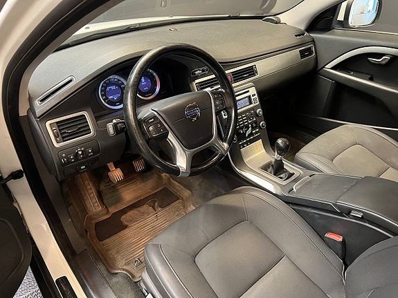 Volvo XC70 11 of 18